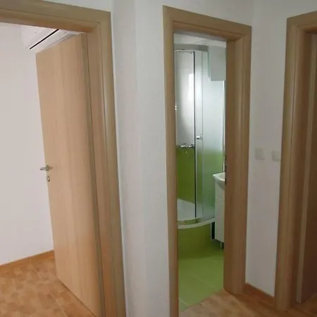 Tina Apartman
